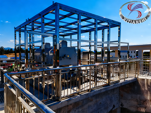 Enclosed Skylight Room for Bar Screen Equipment